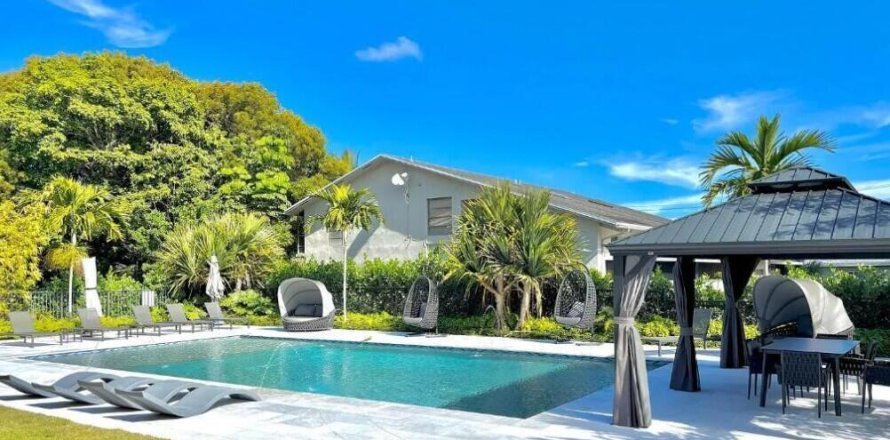 Townhouse in Boca Raton, Florida 3 bedrooms, 1847.83 sq.m. № 2399997