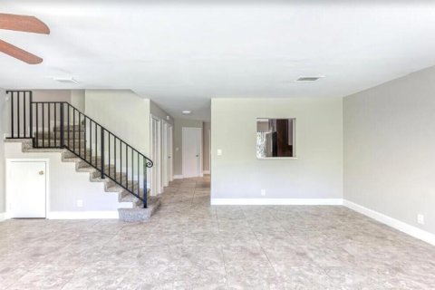 Townhouse in Boca Raton, Florida 3 bedrooms, 1847.83 sq.m. № 2399997 - photo 5