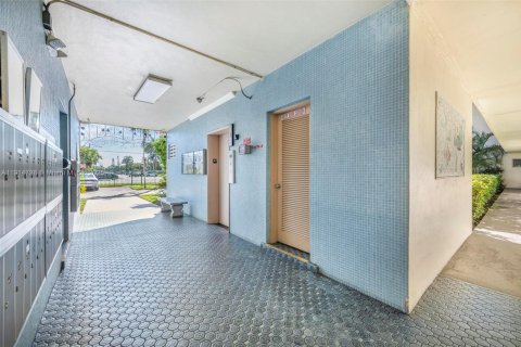 Copropriété à vendre à North Miami Beach, Floride: 2 chambres, 82.03 m2 № 1971527 - photo 12