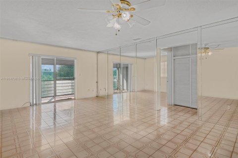 Copropriété à vendre à North Miami Beach, Floride: 2 chambres, 82.03 m2 № 1971527 - photo 5