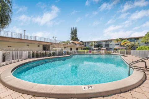 Copropriété à vendre à North Miami Beach, Floride: 2 chambres, 82.03 m2 № 1971527 - photo 14