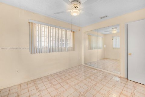 Copropriété à vendre à North Miami Beach, Floride: 2 chambres, 82.03 m2 № 1971527 - photo 9