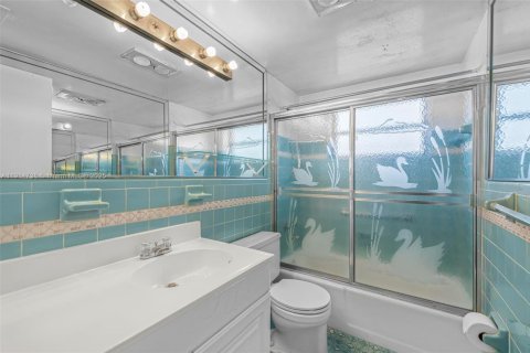 Copropriété à vendre à North Miami Beach, Floride: 2 chambres, 82.03 m2 № 1971527 - photo 10