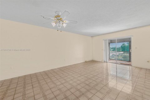 Copropriété à vendre à North Miami Beach, Floride: 2 chambres, 82.03 m2 № 1971527 - photo 3