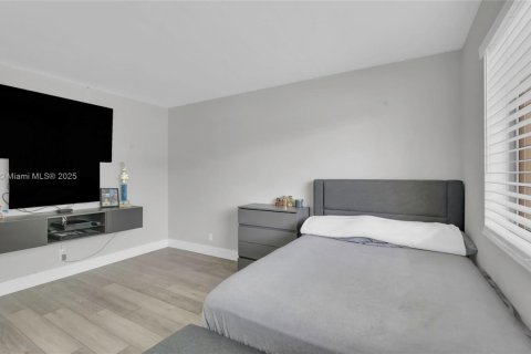 Condo in Weston, Florida, 2 bedrooms  № 1697089 - photo 8