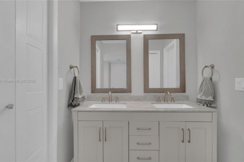 Condo in Weston, Florida, 2 bedrooms  № 1697089 - photo 19