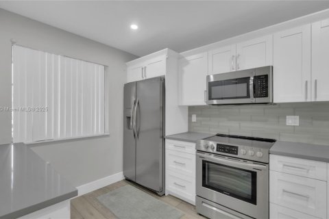 Condo in Weston, Florida, 2 bedrooms  № 1697089 - photo 5