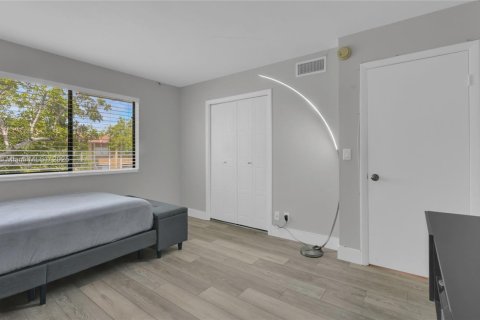Condo in Weston, Florida, 2 bedrooms  № 1697089 - photo 9