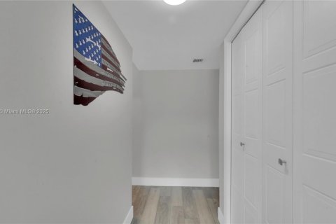 Condo in Weston, Florida, 2 bedrooms  № 1697089 - photo 21