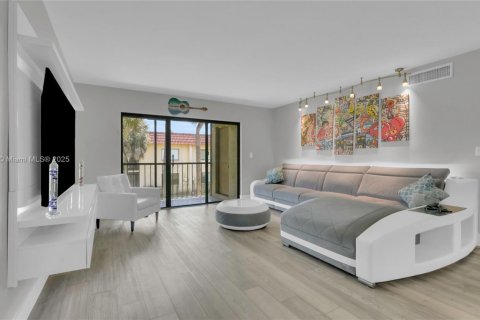 Condo in Weston, Florida, 2 bedrooms  № 1697089 - photo 1