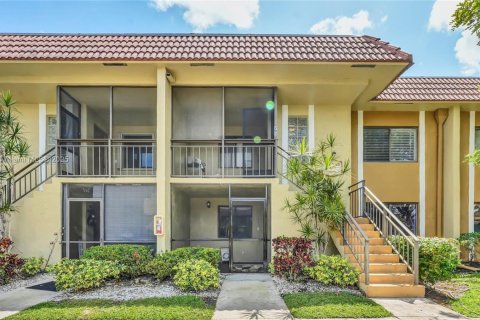 Condo in Weston, Florida, 2 bedrooms  № 1697089 - photo 2