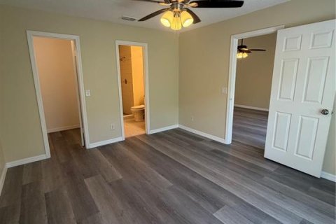 Condominio en alquiler en Orlando, Florida, 2 dormitorios, 94.11 m2 № 2341797 - foto 3