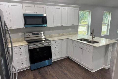 House in Arcadia, Florida 3 bedrooms, 99.41 sq.m. № 2155791 - photo 18