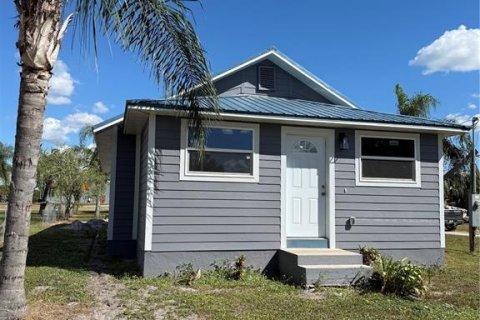 House in Arcadia, Florida 3 bedrooms, 99.41 sq.m. № 2155791