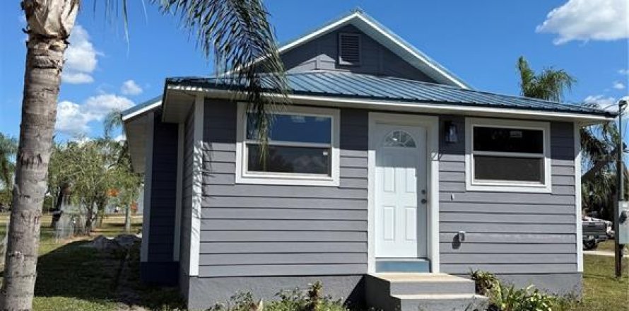 House in Arcadia, Florida 3 bedrooms, 99.41 sq.m. № 2155791
