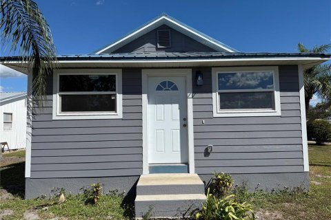 House in Arcadia, Florida 3 bedrooms, 99.41 sq.m. № 2155791 - photo 2