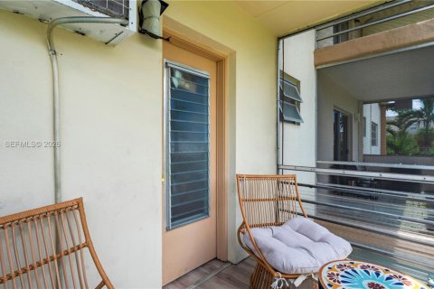 Condo in Miami, Florida, 1 bedroom № 2170106 - photo 18