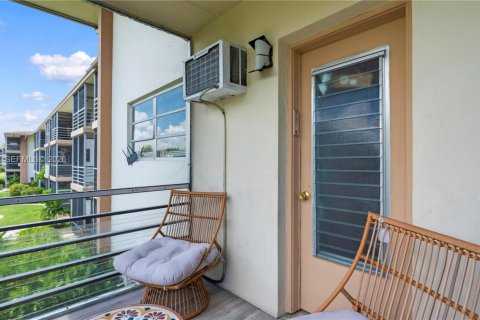 Condo in Miami, Florida, 1 bedroom № 2170106 - photo 19