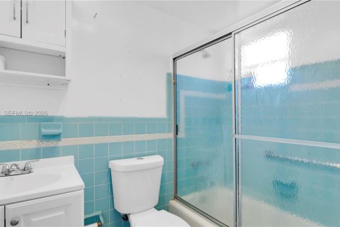 Condo in Miami, Florida, 1 bedroom № 2170106 - photo 16