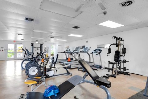 Condo in Miami, Florida, 1 bedroom № 2170106 - photo 23