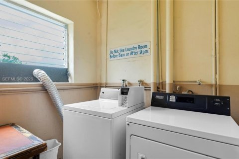 Condo in Miami, Florida, 1 bedroom № 2170106 - photo 22