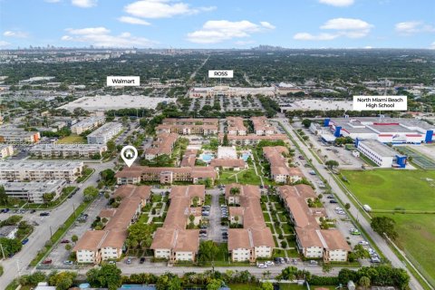 Condo in Miami, Florida, 1 bedroom № 2170106 - photo 29