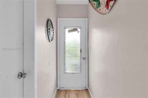 Condo in Miami, Florida, 1 bedroom № 2170106 - photo 17