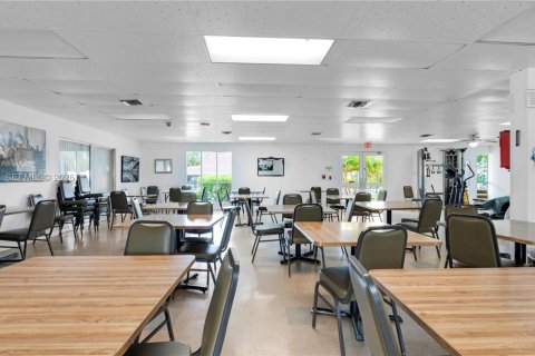 Condo in Miami, Florida, 1 bedroom № 2170106 - photo 24