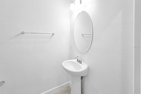 Снять в аренду таунхаус в Лейквуд Ранч, Флорида 5 комнат, 178.84м2, № 1879517 - фото 18