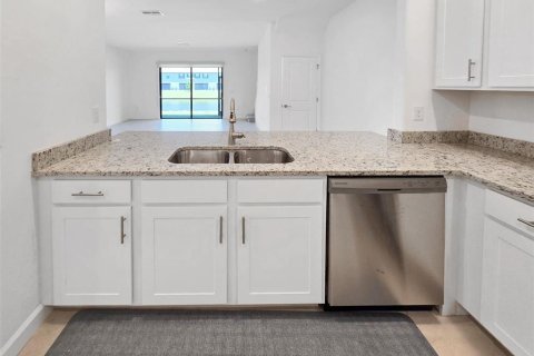 Townhouse in Lakewood Ranch, Florida 3 bedrooms, 178.84 sq.m. № 1879517 - photo 9