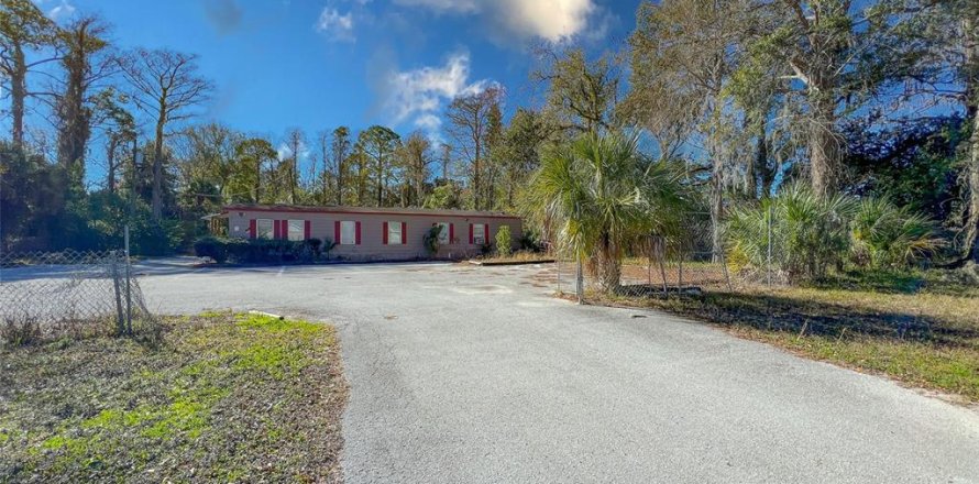Commercial property in Homosassa, Florida 128.21 sq.m. № 2211842