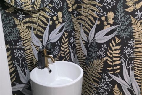 Снять в аренду таунхаус в Майами, Флорида 4 спальни, 169.64м2, № 1990561 - фото 23