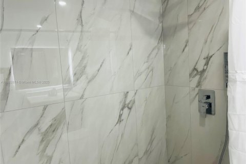 House in Margate, Florida 3 bedrooms, 85.47 sq.m. № 1931103 - photo 10