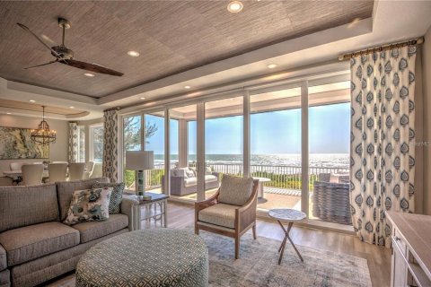 House in Indian Shores, Florida 4 bedrooms, 417.13 sq.m. № 1517023 - photo 11