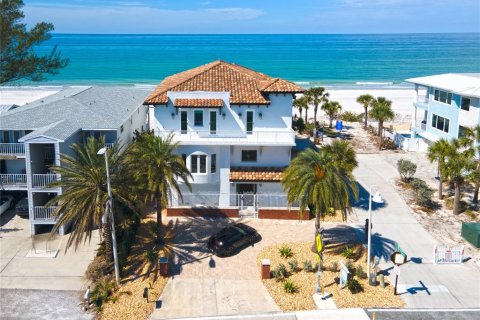 House in Indian Shores, Florida 4 bedrooms, 417.13 sq.m. № 1517023 - photo 7