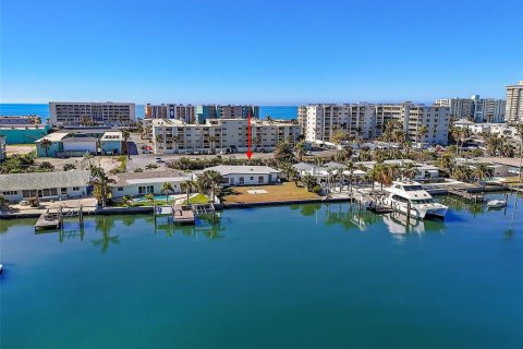 House in North Redington Beach, Florida 2 bedrooms, 134.15 sq.m. № 1724141 - photo 5
