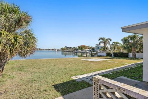House in North Redington Beach, Florida 2 bedrooms, 134.15 sq.m. № 1724141 - photo 7