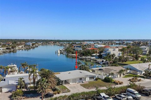 House in North Redington Beach, Florida 2 bedrooms, 134.15 sq.m. № 1724141 - photo 2