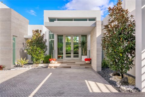 House in Pinecrest, Florida 7 bedrooms, 607.67 sq.m. № 1997552 - photo 4
