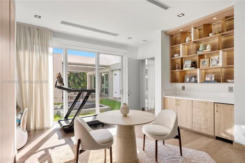 House in Pinecrest, Florida 7 bedrooms, 607.67 sq.m. № 1997552 - photo 23