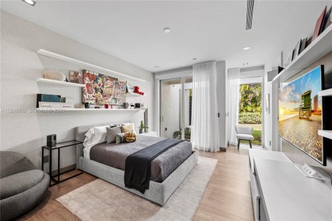 House in Pinecrest, Florida 7 bedrooms, 607.67 sq.m. № 1997552 - photo 29