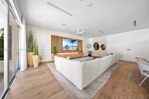 House in Pinecrest, Florida 7 bedrooms, 607.67 sq.m. № 1997552 - photo 12