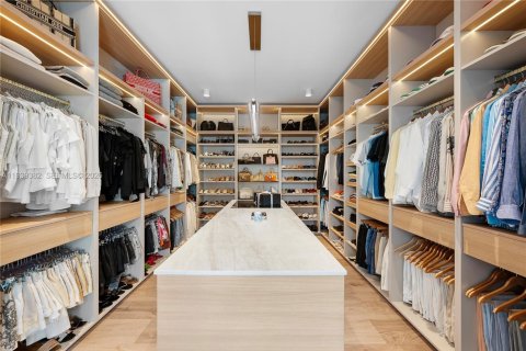 House in Pinecrest, Florida 7 bedrooms, 607.67 sq.m. № 1997552 - photo 20