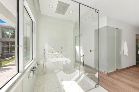 House in Pinecrest, Florida 7 bedrooms, 607.67 sq.m. № 1997552 - photo 22