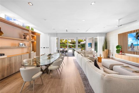 House in Pinecrest, Florida 7 bedrooms, 607.67 sq.m. № 1997552 - photo 10