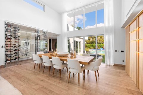 House in Pinecrest, Florida 7 bedrooms, 607.67 sq.m. № 1997552 - photo 9