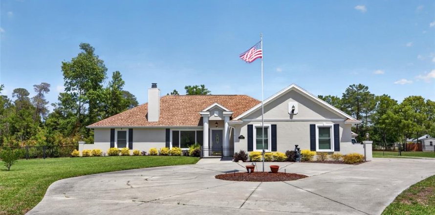 House in Ocala, Florida 3 bedrooms, 199.18 sq.m. № 2394420