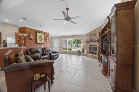 House in Ocala, Florida 3 bedrooms, 199.18 sq.m. № 2394420 - photo 9