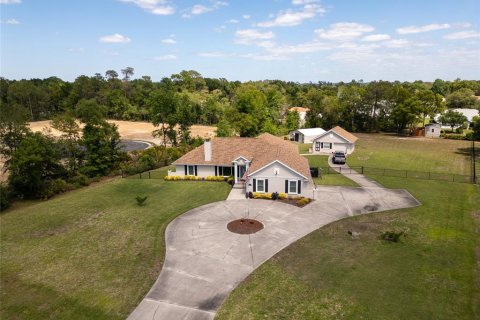 House in Ocala, Florida 3 bedrooms, 199.18 sq.m. № 2394420 - photo 4