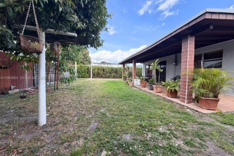 Снять в аренду коммерческую недвижимость в Майами, Флорида 18.58м2, № 2045446 - фото 20